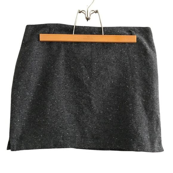 Vintage wool blend mini skirt. Size 9, fits like a modern 6 34 Waist - Picture 1 of 5